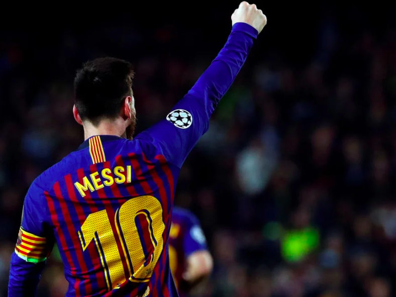 Barcelona's Leo Messi salutes the Camp Nou crowd after scoring. Photo: EPA